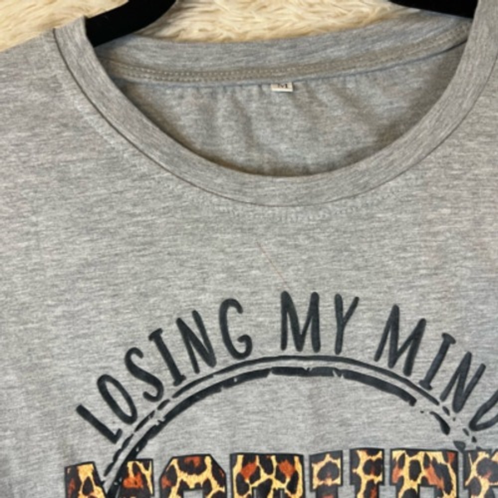 Graphic T-Shirt Women M Gray Funny Motherhood Losing My Mind One Child At A Time - Picture 11 of 12